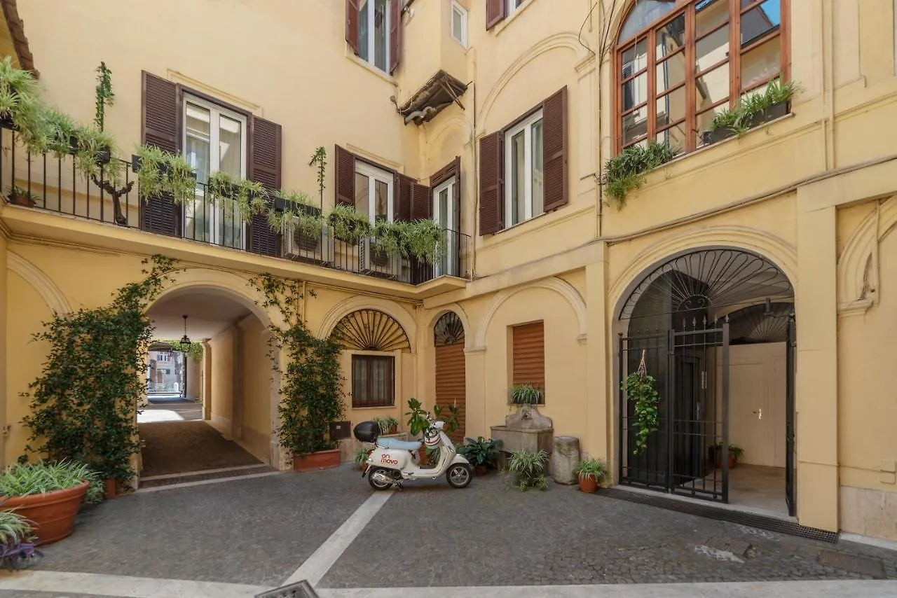 Largo di Torre Argentina Apartment Roma